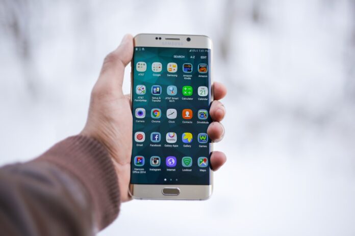 trimiterea unei poze pe whatsapp