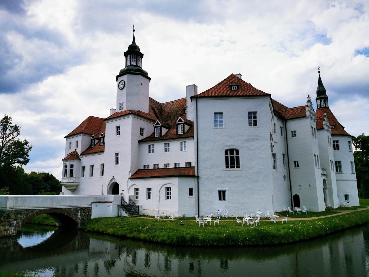 cat castigi cu 3 numere la joker