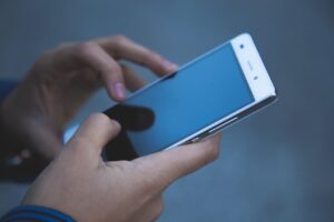 afla al cui e numarul de telefon